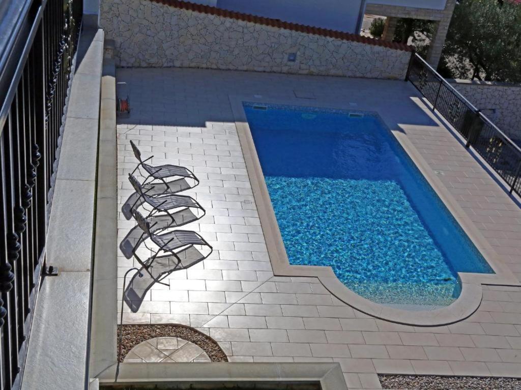 פרימוסטן Lovely Apartment With Beautiful Pool מראה חיצוני תמונה