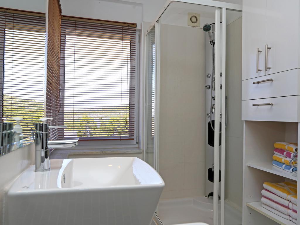 פרימוסטן Lovely Apartment With Beautiful Pool מראה חיצוני תמונה
