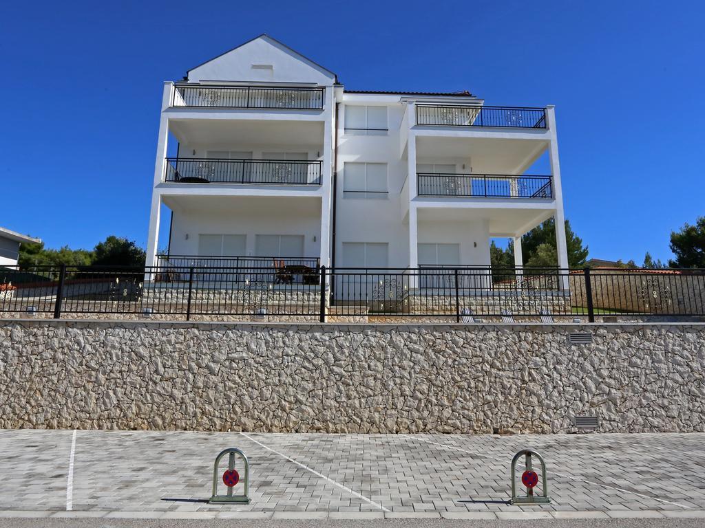 פרימוסטן Lovely Apartment With Beautiful Pool מראה חיצוני תמונה