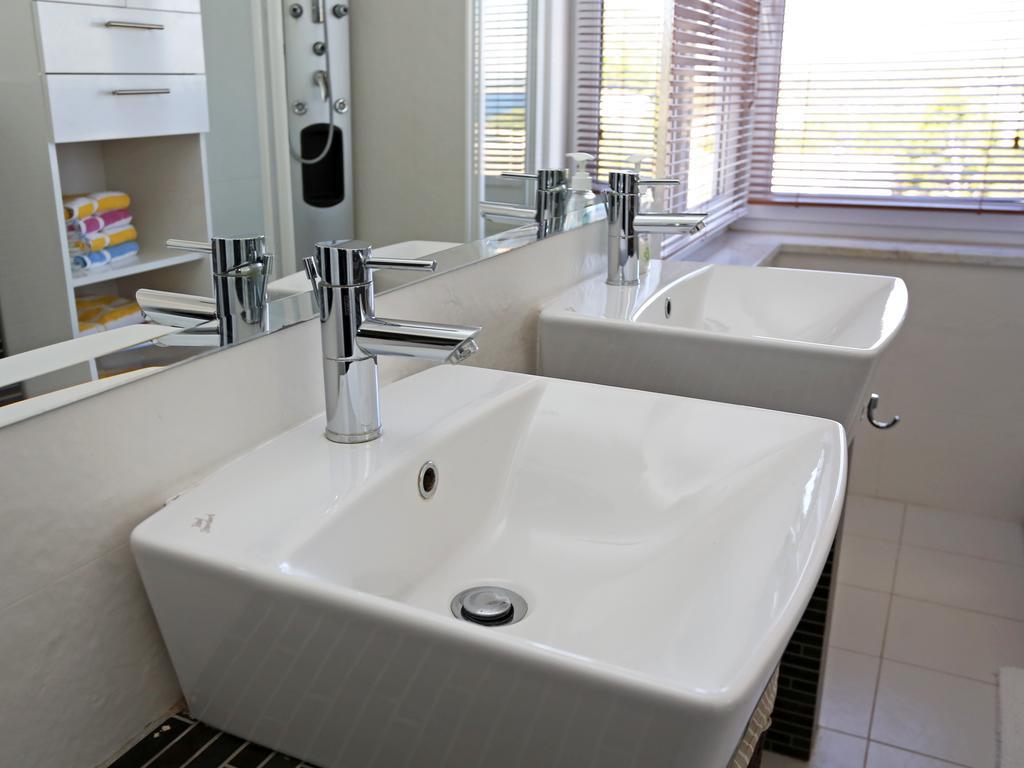 פרימוסטן Lovely Apartment With Beautiful Pool מראה חיצוני תמונה