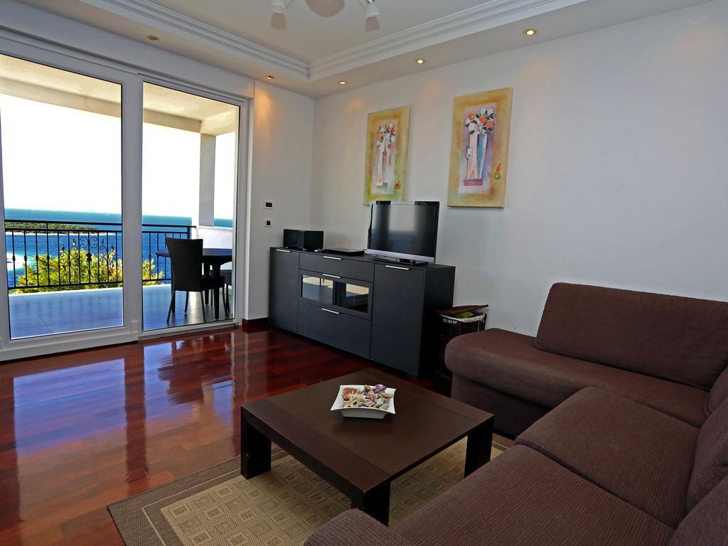 פרימוסטן Lovely Apartment With Beautiful Pool מראה חיצוני תמונה