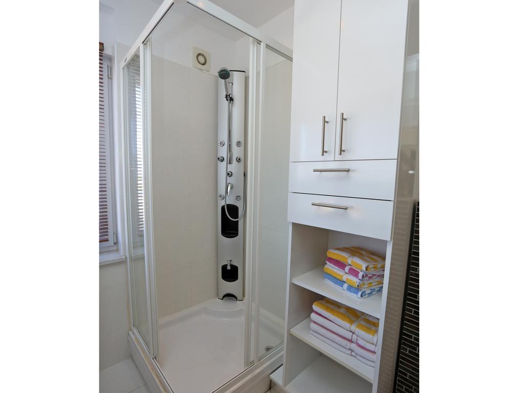פרימוסטן Lovely Apartment With Beautiful Pool מראה חיצוני תמונה